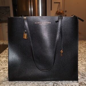 Marc Jacob’s purse - black leather